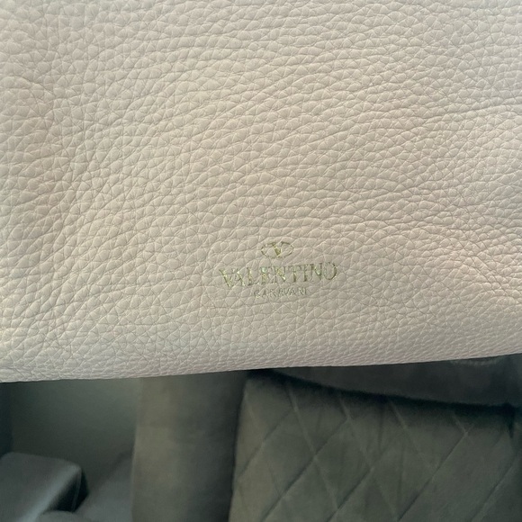 Authentic Valentino Garavani Rockstud Two way bag - Picture 4 of 12